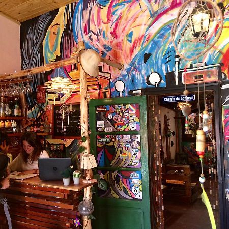 La Puerta Verde Hostel & Bar อูมาวากา ภายนอก รูปภาพ