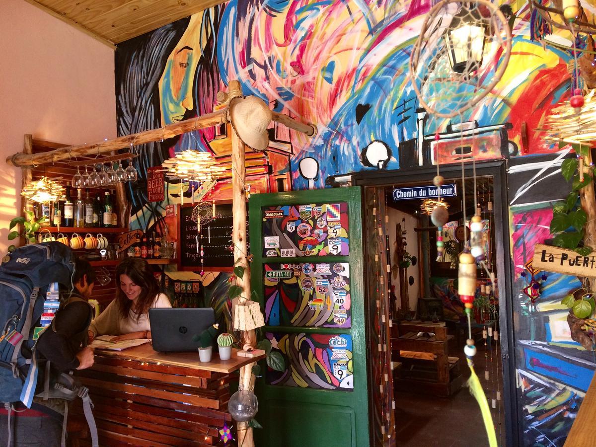 La Puerta Verde Hostel & Bar อูมาวากา ภายนอก รูปภาพ