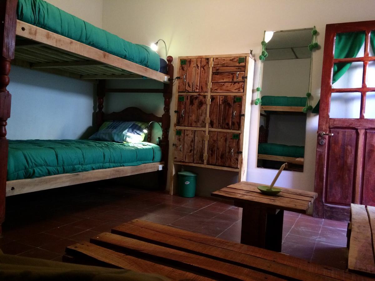 La Puerta Verde Hostel & Bar อูมาวากา ภายนอก รูปภาพ