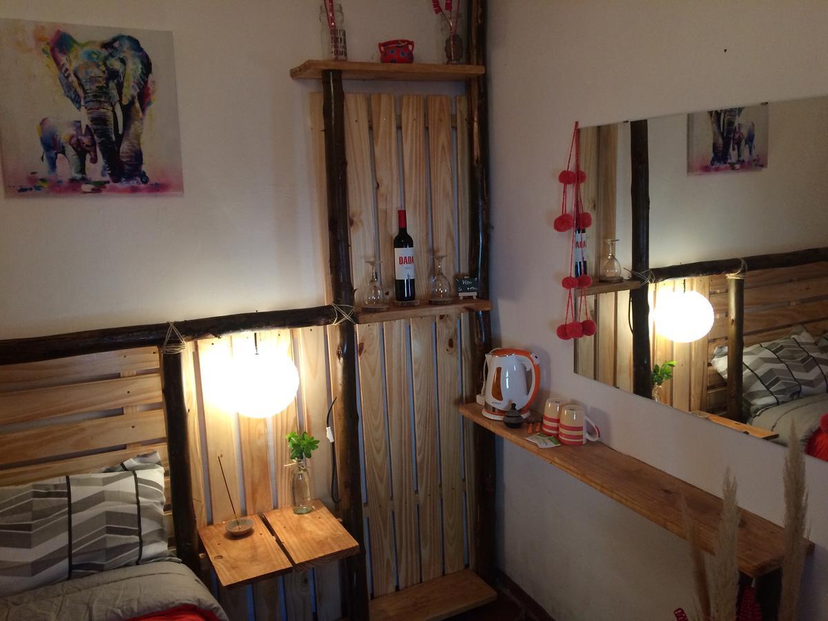 La Puerta Verde Hostel & Bar อูมาวากา ภายนอก รูปภาพ