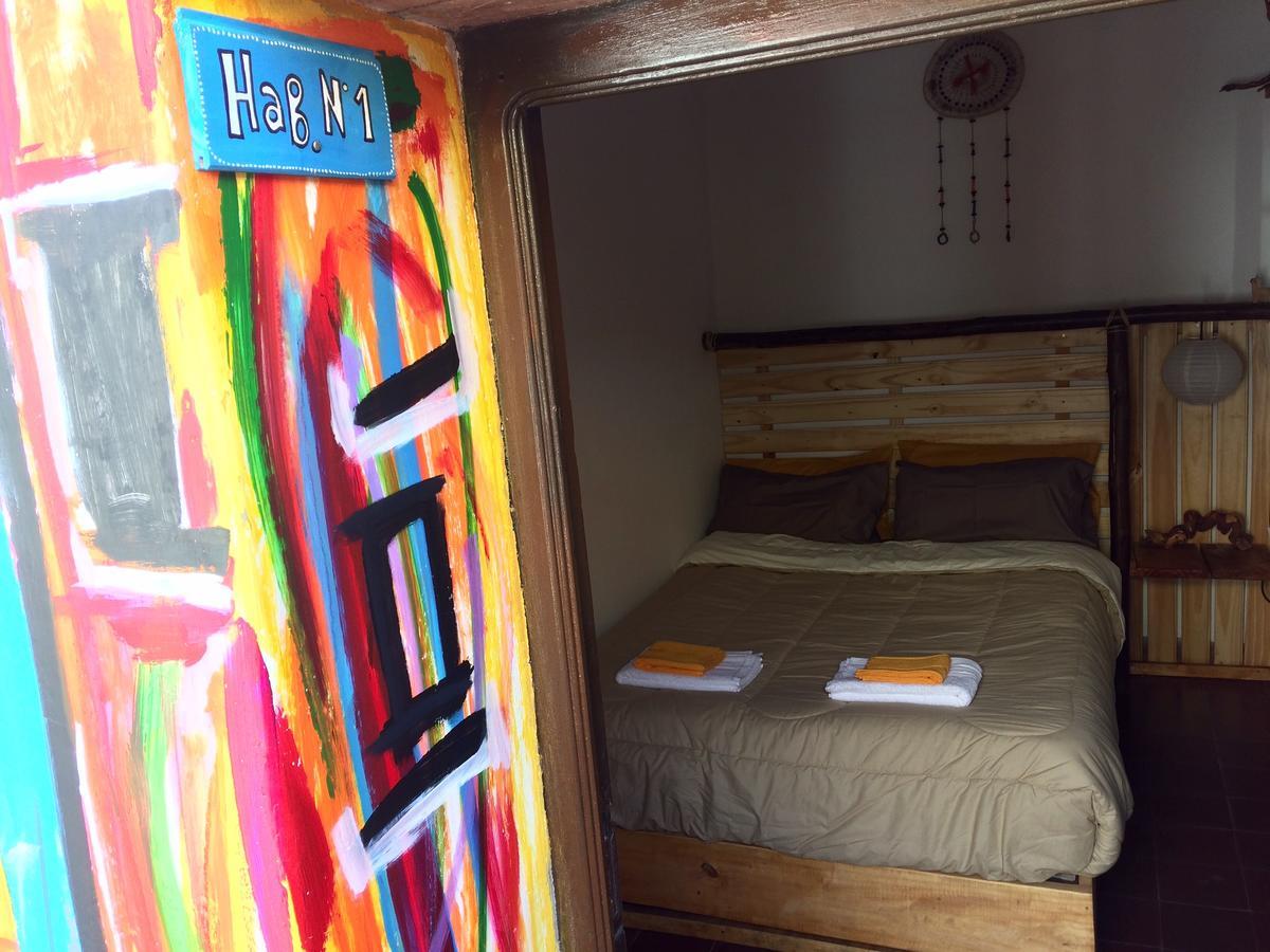 La Puerta Verde Hostel & Bar อูมาวากา ภายนอก รูปภาพ