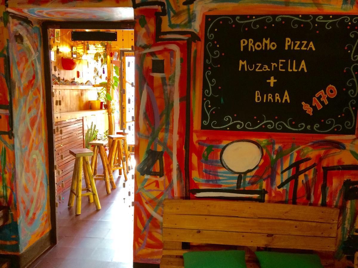 La Puerta Verde Hostel & Bar อูมาวากา ภายนอก รูปภาพ