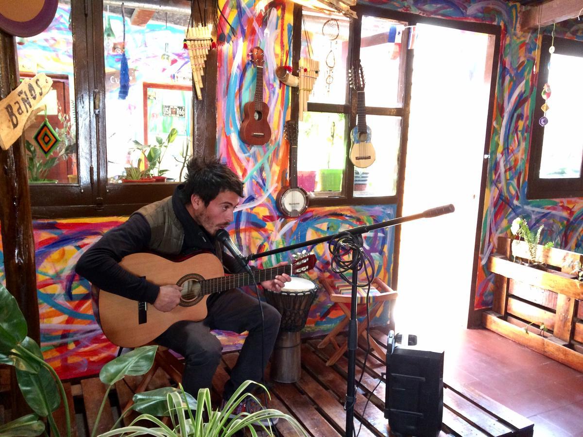 La Puerta Verde Hostel & Bar อูมาวากา ภายนอก รูปภาพ