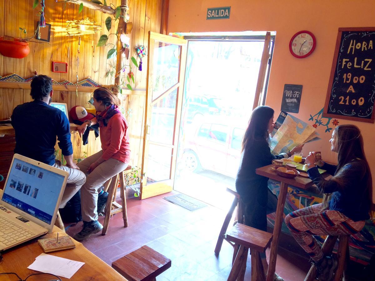 La Puerta Verde Hostel & Bar อูมาวากา ภายนอก รูปภาพ