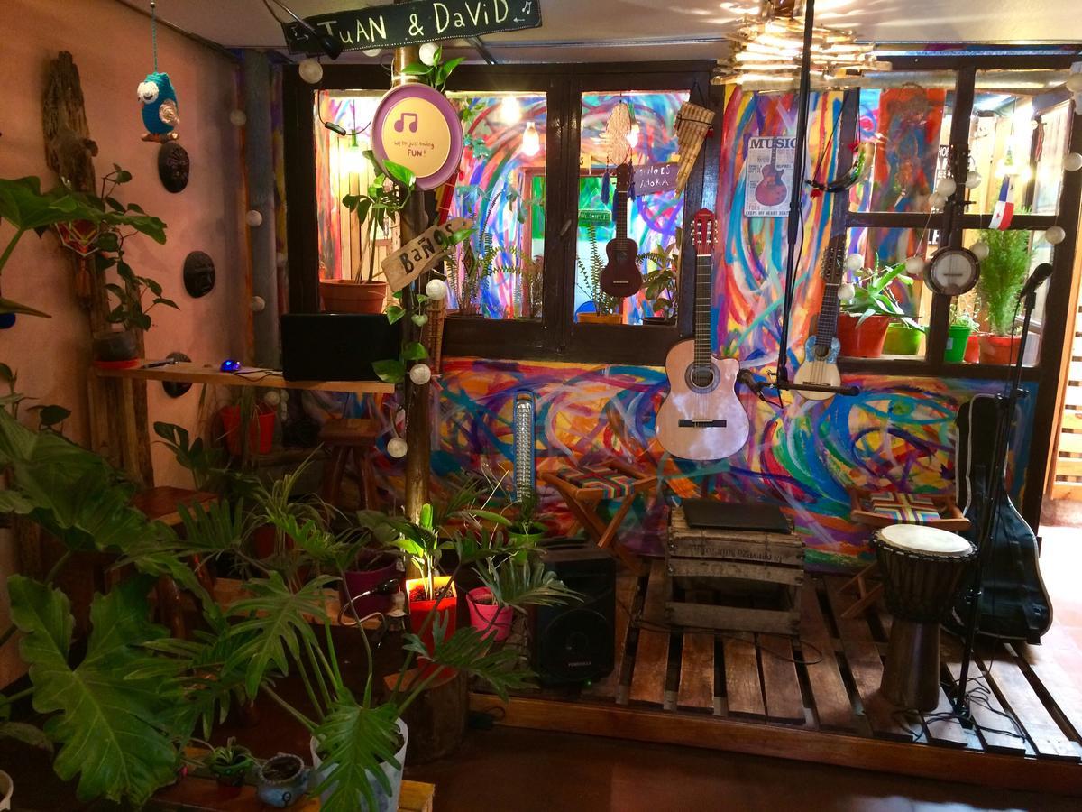 La Puerta Verde Hostel & Bar อูมาวากา ภายนอก รูปภาพ
