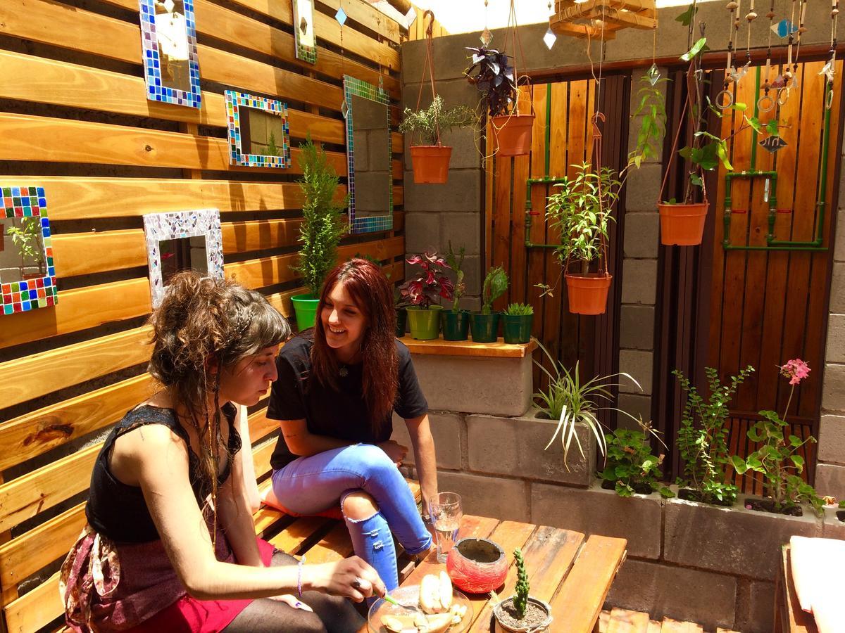 La Puerta Verde Hostel & Bar อูมาวากา ภายนอก รูปภาพ