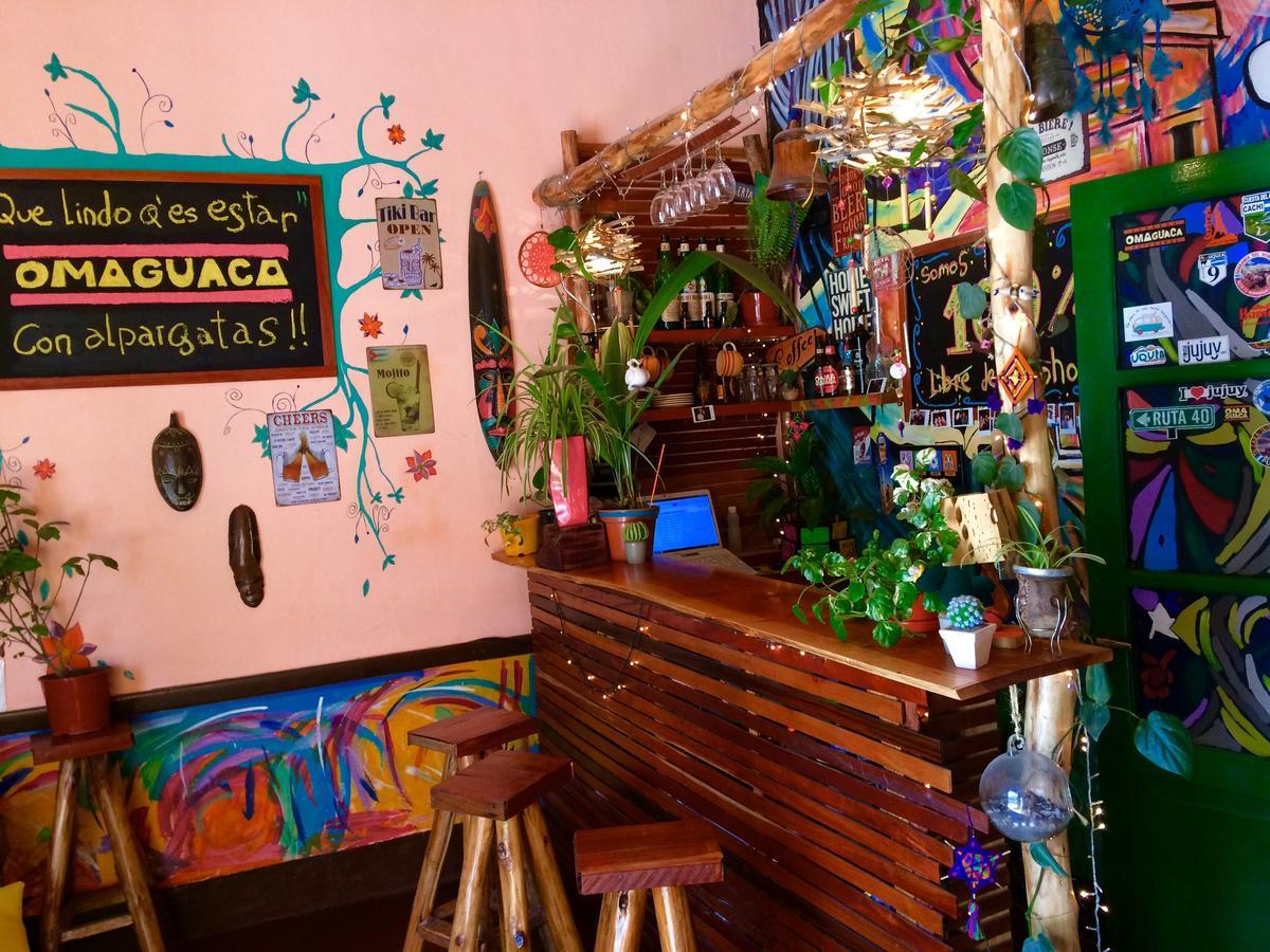 La Puerta Verde Hostel & Bar อูมาวากา ภายนอก รูปภาพ