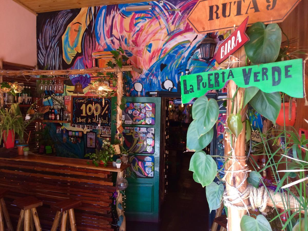 La Puerta Verde Hostel & Bar อูมาวากา ภายนอก รูปภาพ